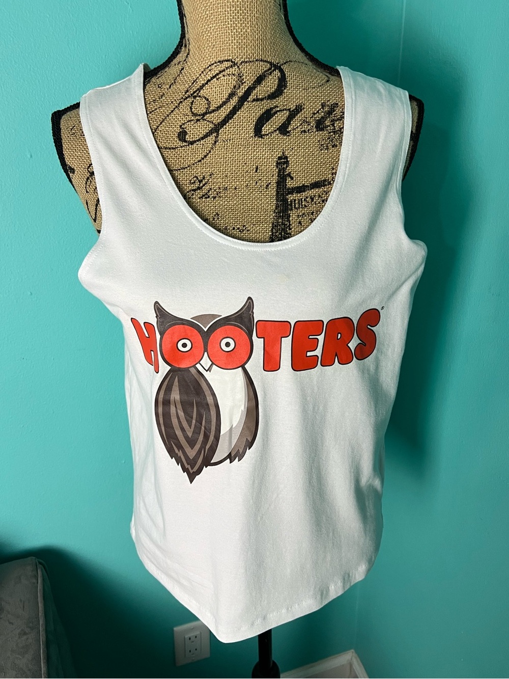 EUC Hooter’s Women’s Sleeveless Tank Top Size 2X